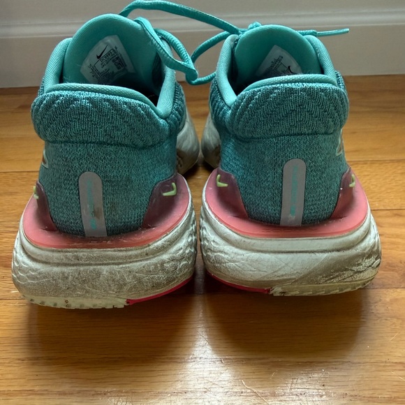 Nike Invincible 2 - Picture 2 of 6